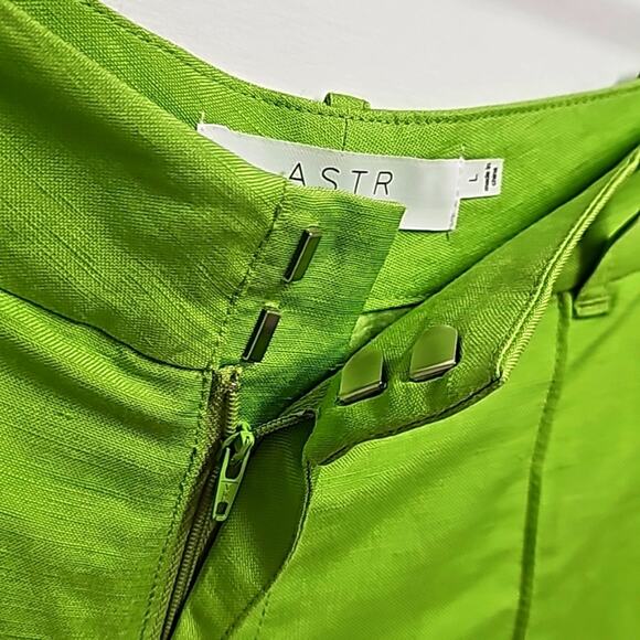 ASTR The Label Amiah Womens Linen/Viscose Fully Lined Lime Green Shorts Size L - Picture 5 of 11